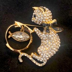 Rhinestone Curious Kitty Cat Fish bowl Brooch Metal Gallery Fashion Jewelry